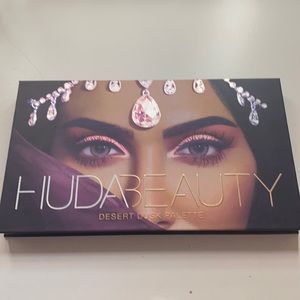 Huda beauty desert dusk!
